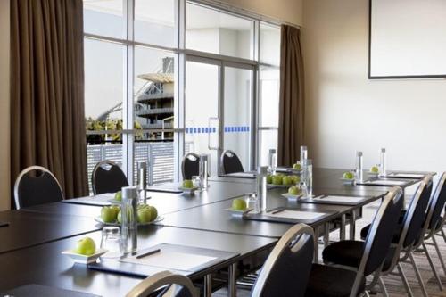 Novotel Sydney Olympic Park - image 9