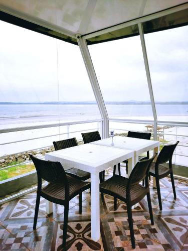 Restorāns, Hotel Crucero in Kodžimjesa