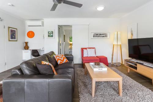 Noosa River Retreat Apartments - Perfect for Couples & Business Travel