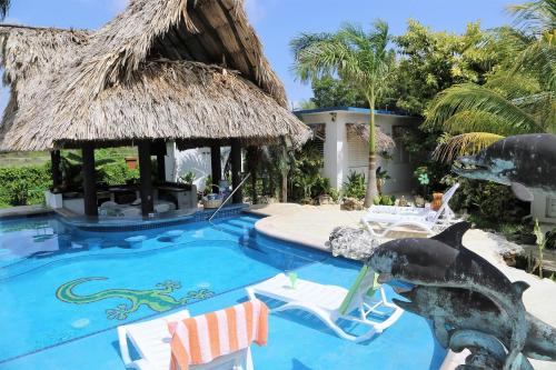 The GECKO BUNGALOW**Beautiful POOL**Free Airport Shuttle