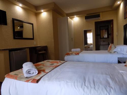  Double Room image 4