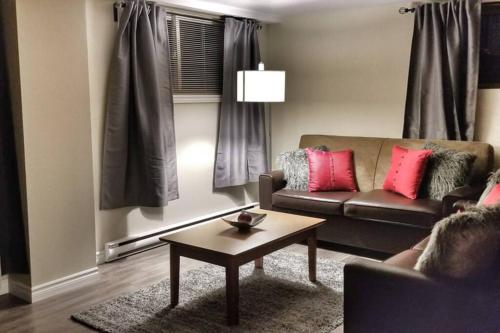 Cozy Spacious 2 Bedroom basement Apt by Amazing Property Rentals - Apartment - Gatineau