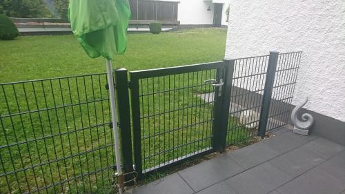 Maurers Schlierseetraum 1 hochwertige Erdgeschosswohnung mit allen Raffinessen erfreut sich auch Urlauber idealerweise für Paar mit Kindern geeignet und Vierbeiner Dank des tollen Zauns auf der Terrasse stylisch und edel von der Ausstattung mit 64 qm - image 13