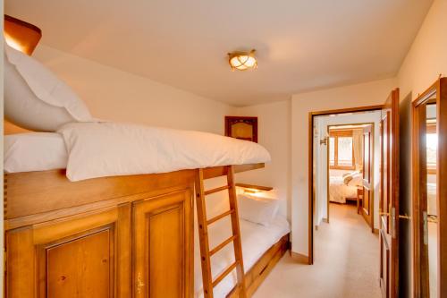 Chalet and Penthouse Zen, two Properties, 100m from Ski Lift and Piste, Zermatt (photo 8)