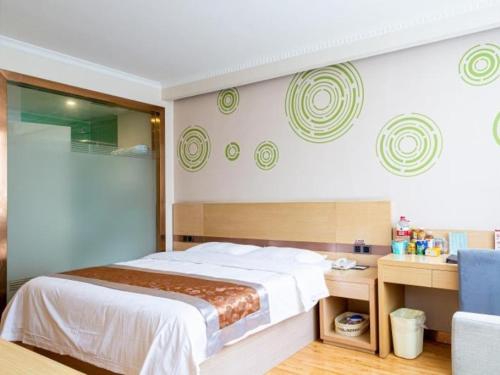 GreenTree Inn Gannan Hezuo Pedestrian Street Express Hotel photo 2