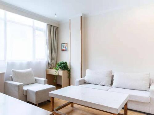 GreenTree Inn Gannan Hezuo Pedestrian Street Express Hotel photo 4