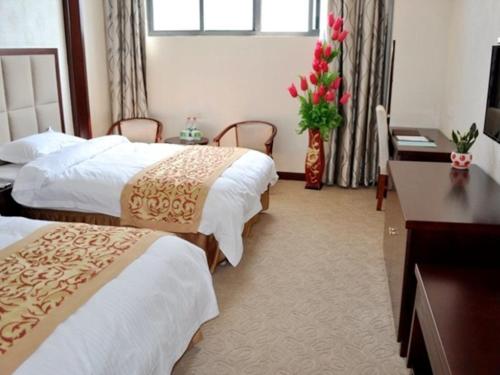 GreenTree Inn JiangSu YanCheng West Bus Station Business Hotel Located in Yandu, GreenTree Inn JiangSu YanCheng West Bus Station Bu is a perfect starting point from which to explore Yancheng. The property features a wide range of facilities to make your stay a pl