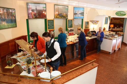 อาหารและเครื่องดื่ม, Hotel Kongress in ลีโอเบน