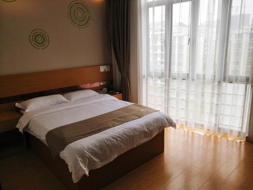 GreenTree Inn Shanghai Jinshan District Wanda Plaza Longhao Road Express Hotel