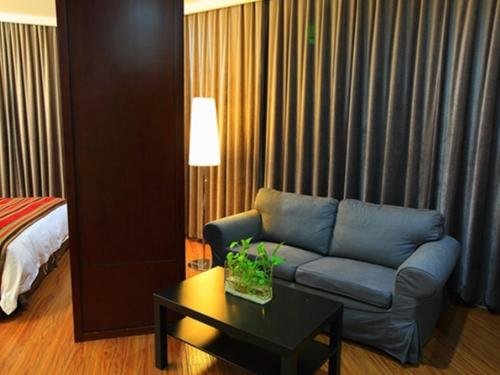 GreenTree Inn Jiangsu Nantong Qidong Middle Heping Road Business Hotel