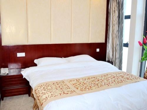 GreenTree Inn JiangSu YanCheng West Bus Station Business Hotel Located in Yandu, GreenTree Inn JiangSu YanCheng West Bus Station Bu is a perfect starting point from which to explore Yancheng. The property features a wide range of facilities to make your stay a pl