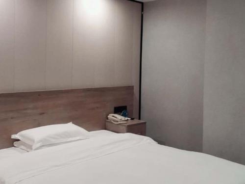 GreenTree Inn Jiangsu Suzhou Xiangcheng Huoli Island Business Hotel - image 3
