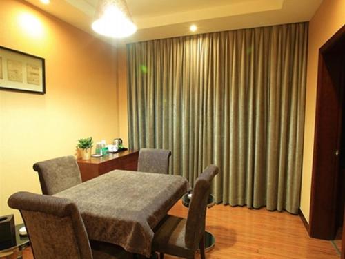 GreenTree Inn Jiangsu Nantong Qidong Middle Heping Road Business Hotel