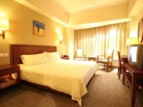 GreenTree Inn HeNan PuYang Oil-field Headquarters Business Hotel GreenTree Inn HeNan PuYang Oil-field Headquarters is a popular choice amongst travelers in Puyang, whether exploring or just passing through. Featuring a complete list of amenities, guests will find t
