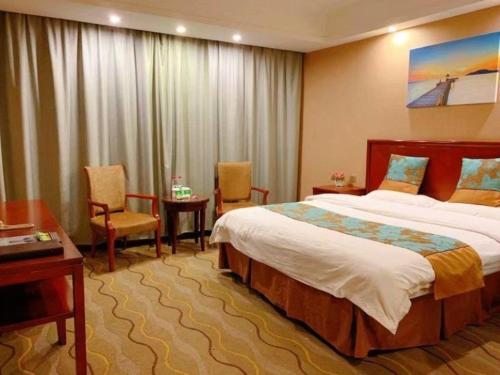 GreenTree Inn HeNan PuYang Oil-field Headquarters Business Hotel GreenTree Inn HeNan PuYang Oil-field Headquarters is a popular choice amongst travelers in Puyang, whether exploring or just passing through. Featuring a complete list of amenities, guests will find t