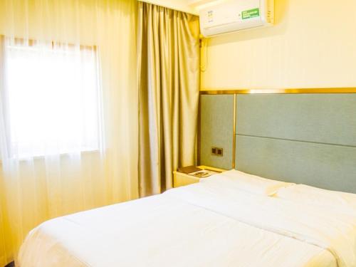 GreenTree Alliance Yangzhou Baoying Town Huaijiang Avenue Taishan East Road Branch – Yangzhou, VA