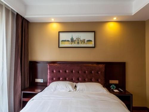 GreenTree Inn Chengdu high-tech Development West Zone Shidai Tian Street Express Hotel