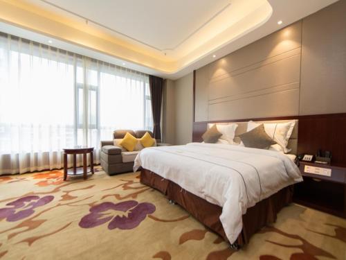 GreenTree Eastern Yibin Yijian Road New City Plaza Hotel