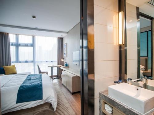 GreenTree EasternLianyungang Wanda Plaza Hotel - image 4