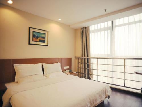 GreenTree Inn Jiangsu Suzhou Xiangcheng Huoli Island Business Hotel - image 5