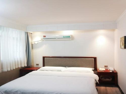 GreenTree Inn Nanjing Yuhuatai Scenic Spot China Gate Subway Station Express Hotel