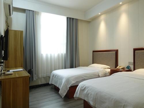 GreenTree Inn (Nanjing Yuhuatai Scenic Area, Zhonghuamen Metro Station)