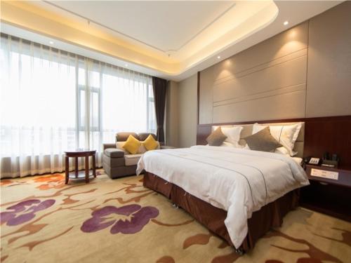 GreenTree Eastern Yibin Yijian Road New City Plaza Hotel