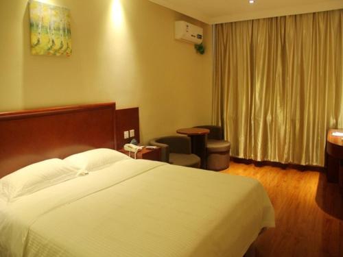 GreenTree Inn HeBei QinHuangDao ChangLi County MinSheng Road Walking Street Express Hotel