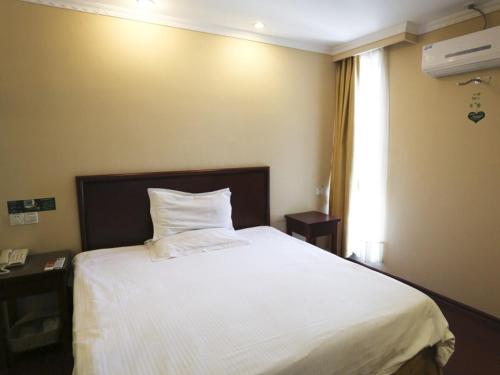 GreenTree Inn Jiangsu Zhenjiang Yidu Building Materials city Express Hotel