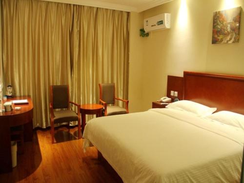 GreenTree Inn HeBei QinHuangDao ChangLi County MinSheng Road Walking Street Express Hotel