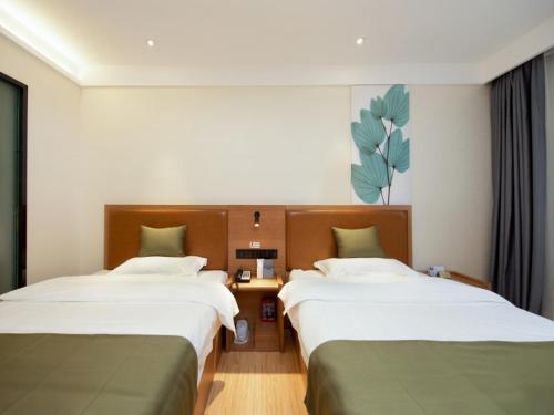 GreenTree Inn Kunming Nanping Pedestrian Street Hotel - image 4