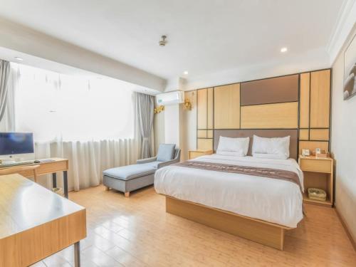 GreenTree Inn ShangHai SongJiang SongDong Business Hotel GreenTree Inn ShangHai SongJiang SongDong Business is conveniently located in the popular SongJiang area. The hotel has everything you need for a comfortable stay. Service-minded staff will welcome an