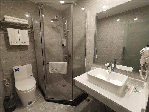 Shell Shanghai Jiading District Yumin Road Hotel