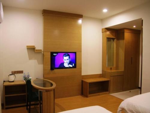 GreenTree Inn Shandong Jinan Gaoxin District South Gongye Road Middle Aoti Road Express Hotel