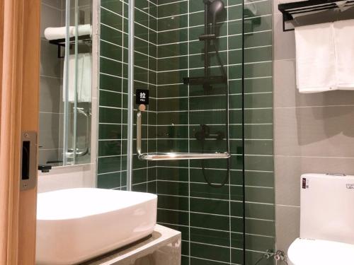 GreenTree Inn Lanzhou Donghu Square Provincial People's Hospital – Lanzhou, OK