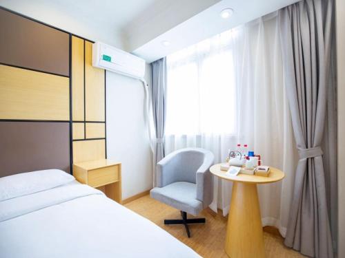 GreenTree Inn ShangHai SongJiang SongDong Business Hotel GreenTree Inn ShangHai SongJiang SongDong Business is conveniently located in the popular SongJiang area. The hotel has everything you need for a comfortable stay. Service-minded staff will welcome an