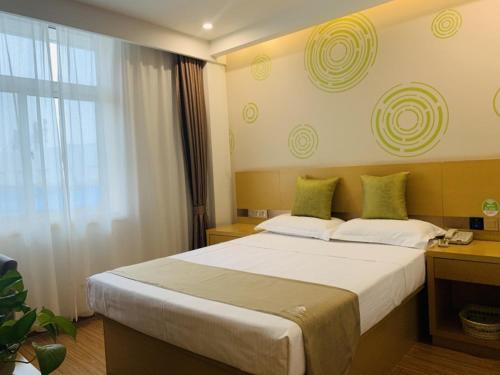 GreenTree Inn Tianjin Hedong District Tianjin Station Front Square Express Hotel - image 5