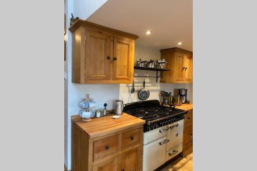 Spaniel Cottage With Views Of Ham Hill, Stoke Sub Hamdon, Norton sub Hamdon, Somerset