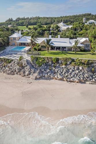 Coral Sea private beachfront panorama with infinity pool in Bermuda