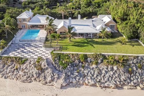 Coral Sea private beachfront panorama with infinity pool in Bermuda