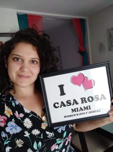 Casa Rosa All Women's Hostel 1