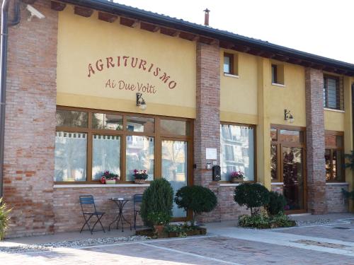  Agriturismo Ai Due Volti, Pension in Dossobuono