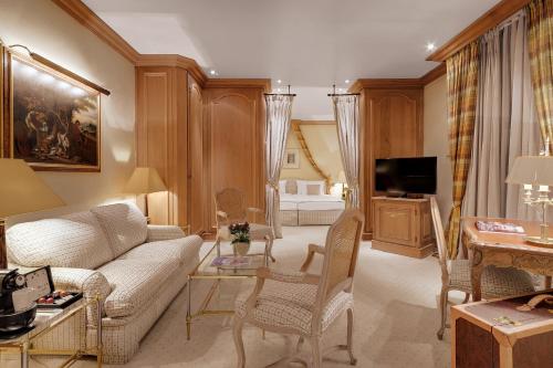 room detail thumbnail 1