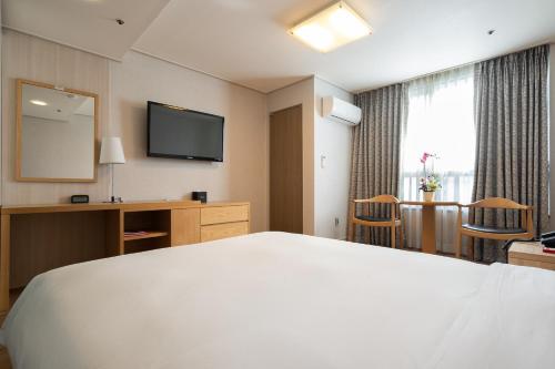 1 queen bed