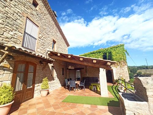 Masia Caselles in Fonollosa