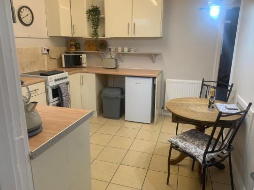 Küche, Laura Ashley cosy inner terrace in Barnsley