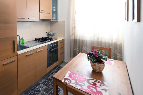 廚房, Casa Vacanza Via Roma in 聖焦爾焦約尼科