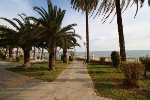 Apartment with Sea View image 9