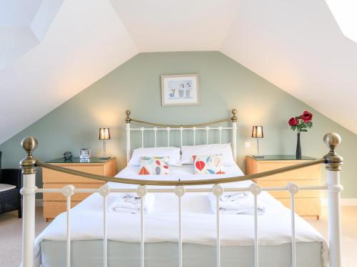 2 The Bay in Bigbury