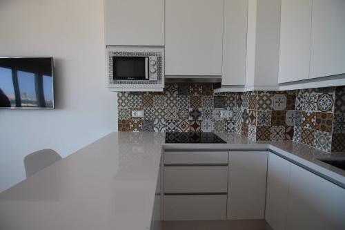 Studio Apartment with Sea View image 8